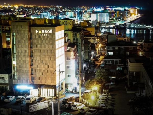 Harbor Hotel