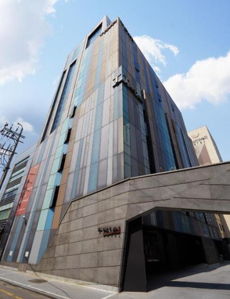 Tria Business & Boutique Hotel