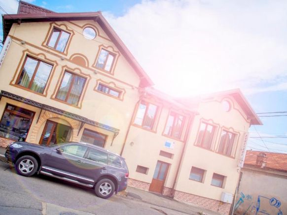 Pensiunea Un Baiat si o Fata