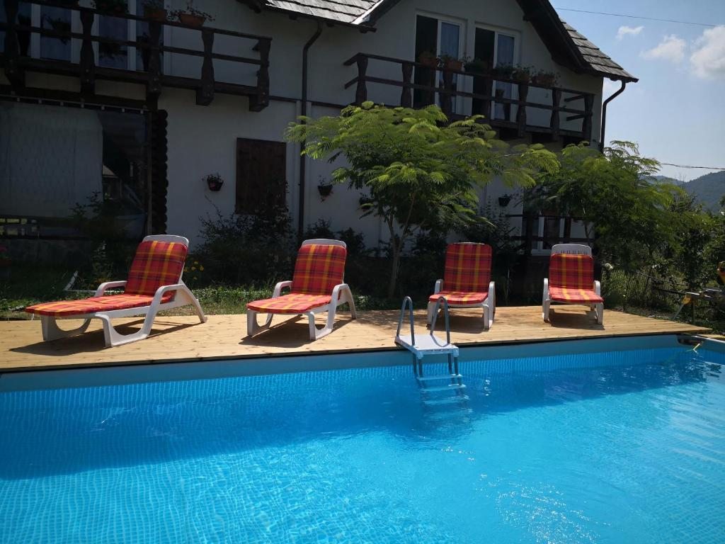 Alegria Guest House with pool, Оршова