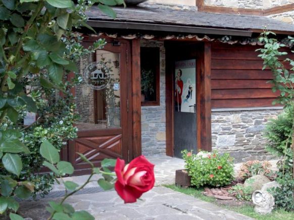 Suite Aparthotel & Spa El Refugio De Aran Vielha, Сарагоса