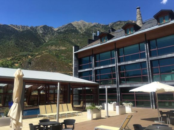 Hotel Aneto, Сарагоса