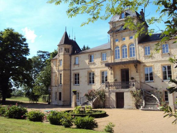 Chateau Du Four De Vaux, Невер