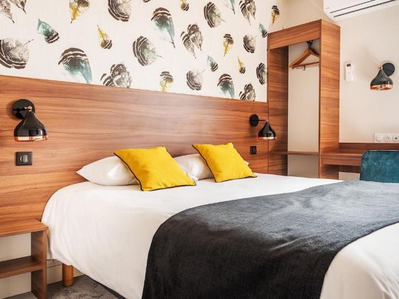 Logis Hôtel Astréa, Невер