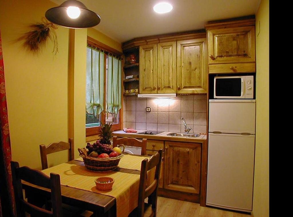 Apartamentos Los Pirineos Biescas, Памплона