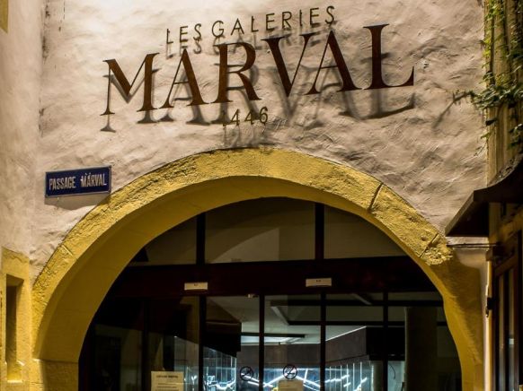 Les Galeries Marval, Невшатель