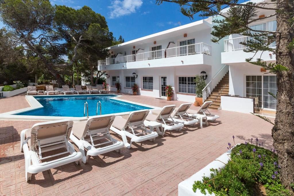 Hostal Es Pi - Formentera Vacaciones, Ибица