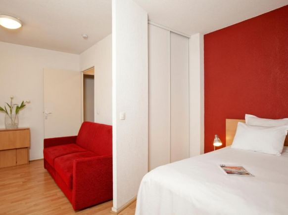 Séjours & Affaires Paris-Nanterre, Париж