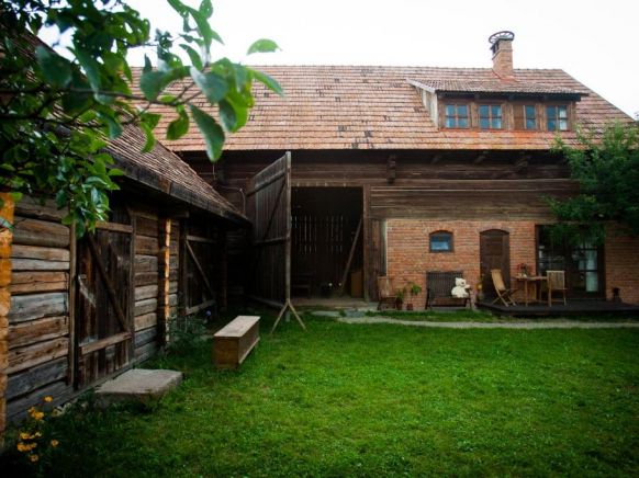 Barn guesthouse / Csűr vendégház, Меркуря-Чук