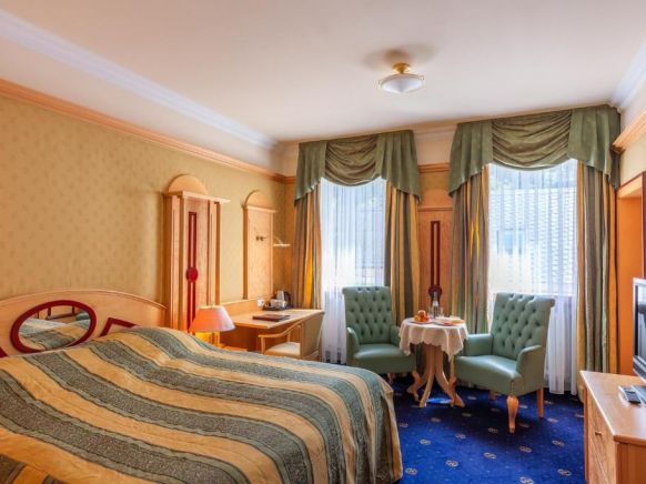 Fürstenhof Hotel, Kurfürstenstrasse 36, Бонн