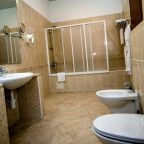 Ванная комната в номере гостиницы Шаляпин Палас Отель 4*,