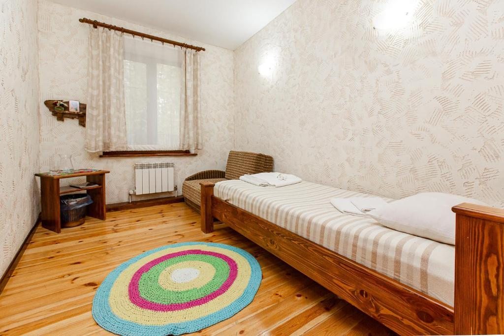 Одноместный (Одноместный номер с общей ванной комнатой) отеля Бивак, Борисов