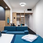 Студио (Семейный номер с кроватью KingSize и диваном), Отель Бонотель