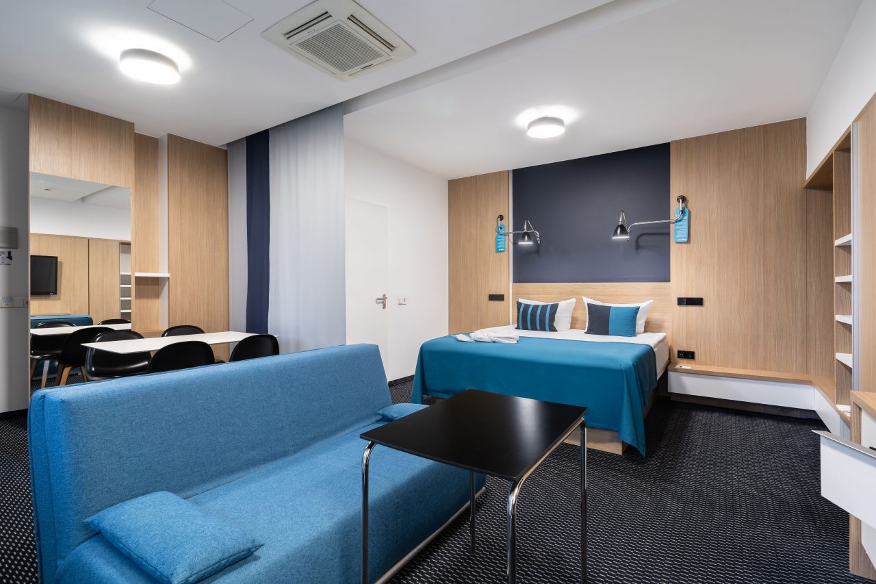 Студио (Улучшенная Студио с балконом), Отель Бонотель