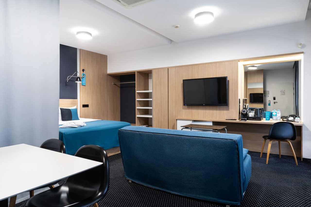 Студио (Улучшенная Студио с балконом), Отель Бонотель