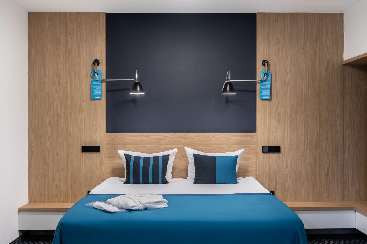 Студио (Улучшенная Студио с балконом), Отель Бонотель