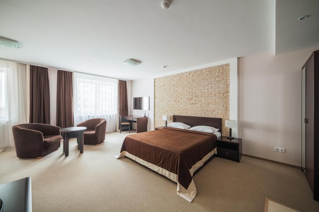Апартаменты (Улучшенные двухместные апартаменты-студио с 1 кроватью (для 1-2 взрослых)) отеля Комфорт, Минск