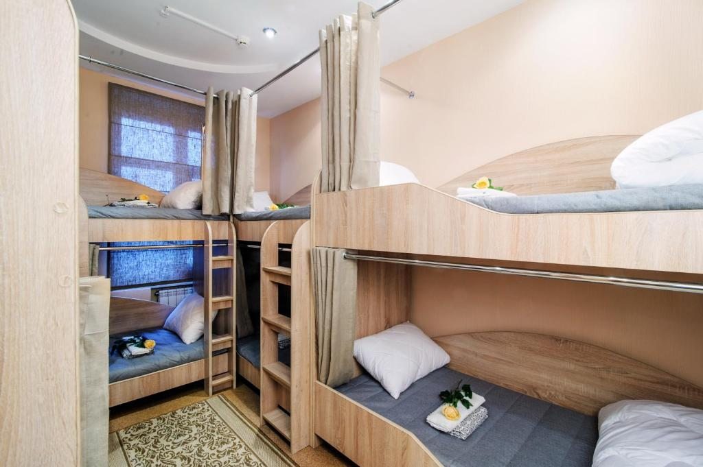 Номер (Спальное место на двухъярусной кровати в общем номере для мужчин и женщин) хостела In Tower, Минск