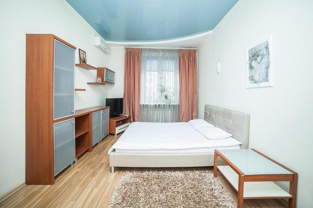 Апартаменты (Апартаменты с 2 спальнями и гидромассажной ванной - ул. Ленина, 9) апартамента Minsklux, Минск