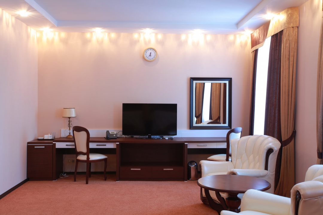 Двухместный (Делюкс с двумя односпальными кроватями (TWIN)) отеля Губернский, Минск