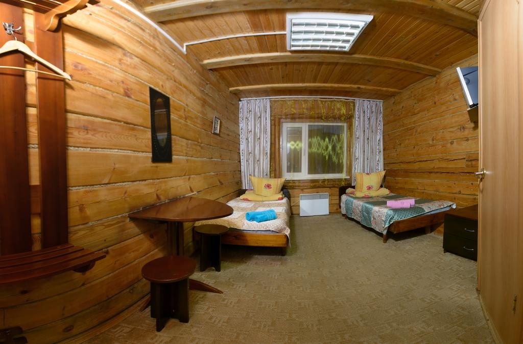 Двухместный (Бюджетный двухместный номер с 2 отдельными кроватями) гостевого дома Синяя Крыша, Байкальск
