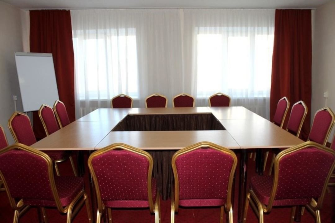 Комната переговоров, Гостиница Амакс Центральная