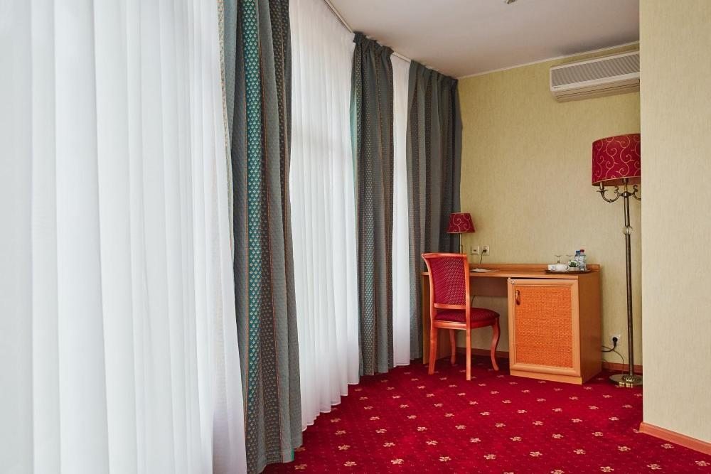 Двухместный (Двухместный номер «Премьер» с 1 кроватью и видом на море) парк-отеля Бухта Коприно, Рыбинск