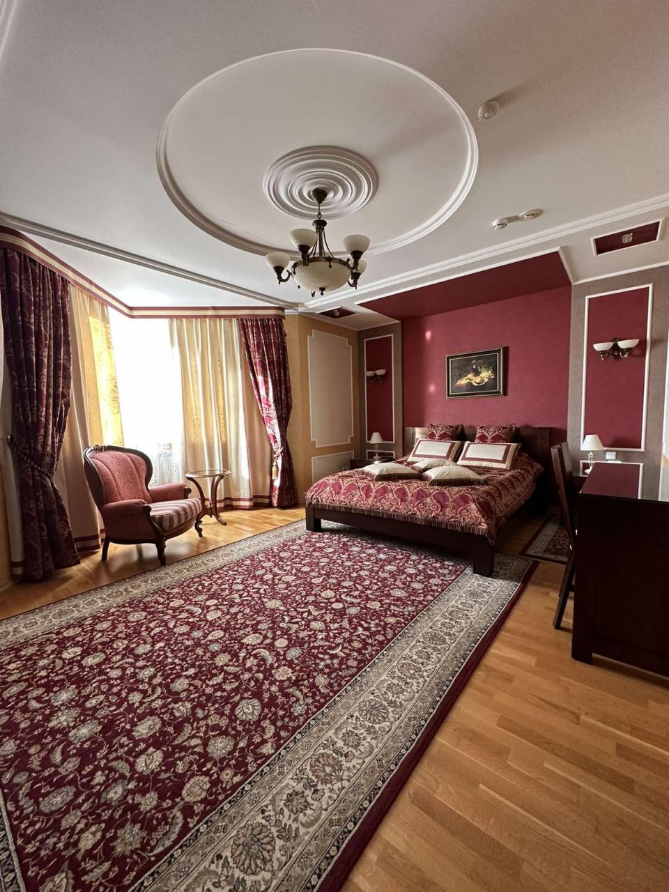 Апартаменты (Президент) гостиницы Ля Ви де Шато, Оренбург