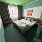 Люкс (Лето 302), Гостиница Ля Ви де Шато