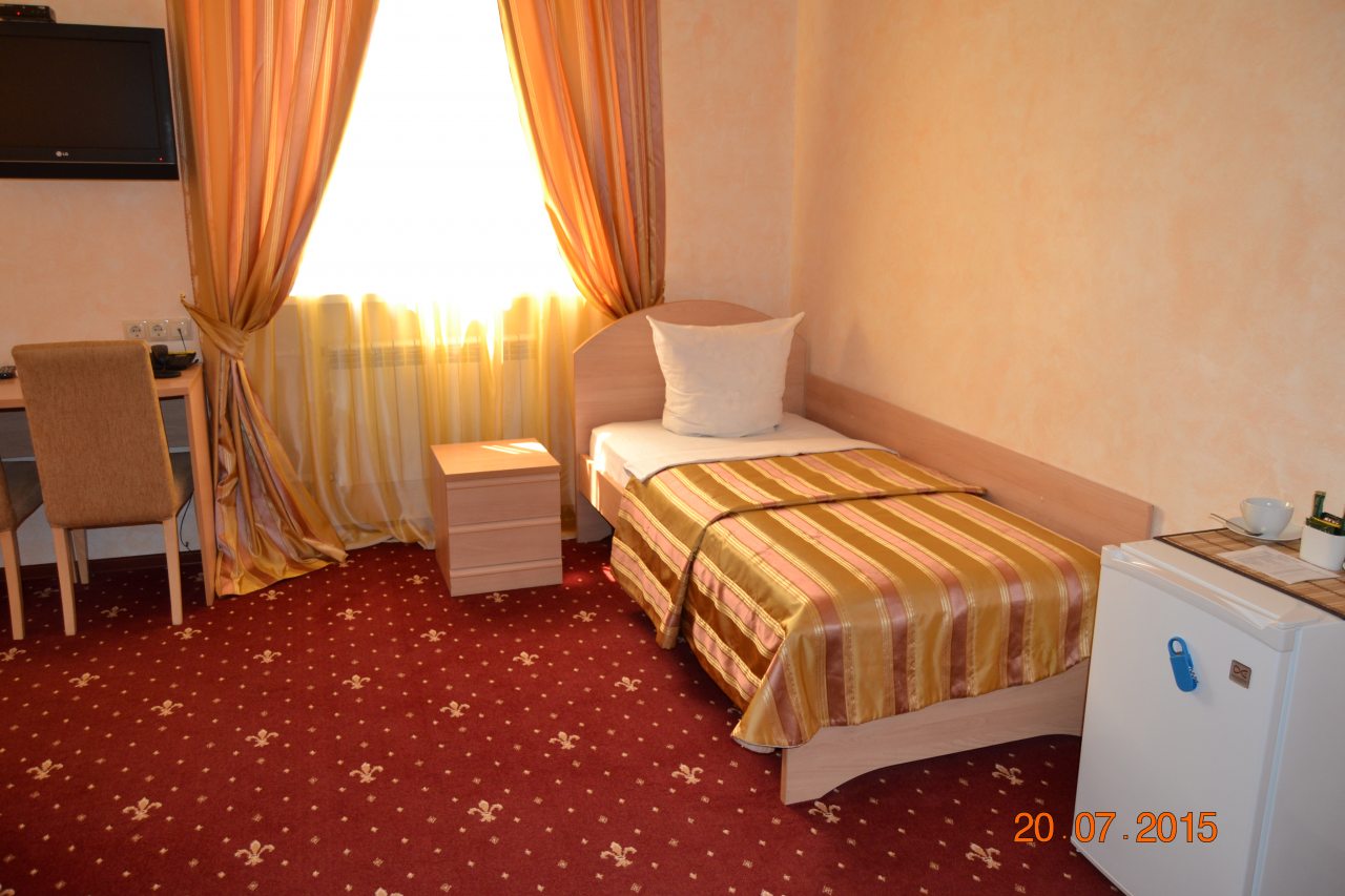 Двухместный (Стандартный двухместный номер с 2 отдельными кроватями) гостиницы Дружба, Бузулук