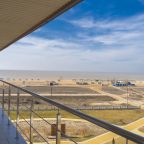 Отель расположен на первой береговой линии