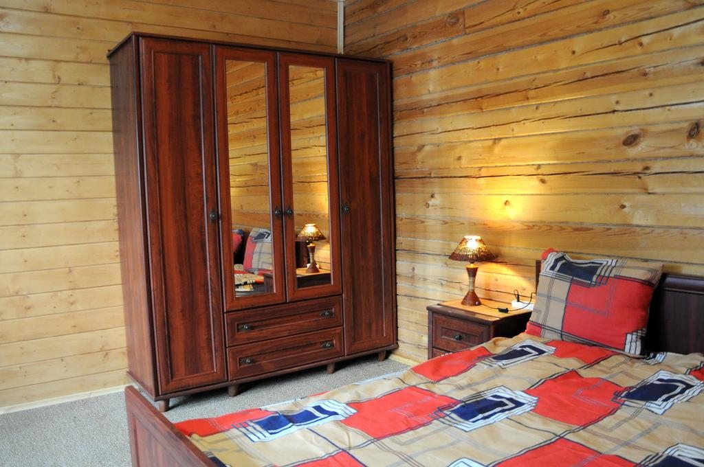 Двухместный (Двухместный номер с 1 кроватью или 2 отдельными кроватями и душем) гостевого дома Рябушинка, Железнодорожный