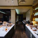 Блюда в основном меню и в ассортименте шведского стола на завтрак, Отель Восток