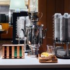 Блюда в основном меню и в ассортименте шведского стола на завтрак, Отель Восток