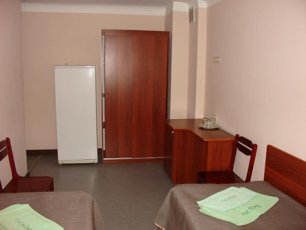 Четырехместный (Классический четырёхместный номер) гостиницы Березка, Вышний Волочек