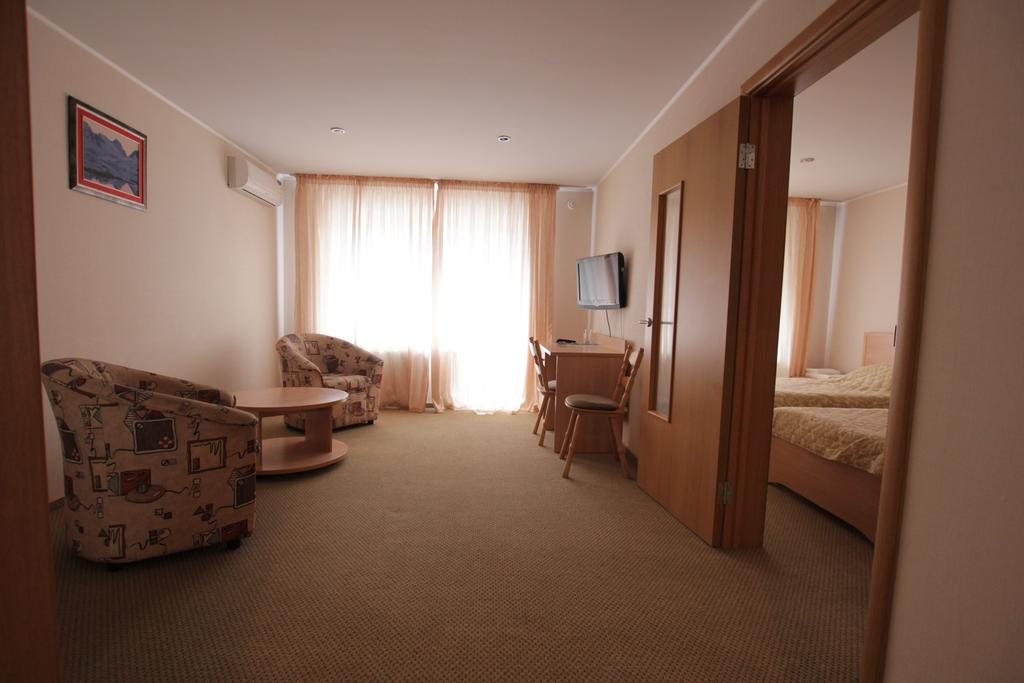 Сьюит (Полулюкс) гостиницы Тортуга, Аша (Челябинская область)