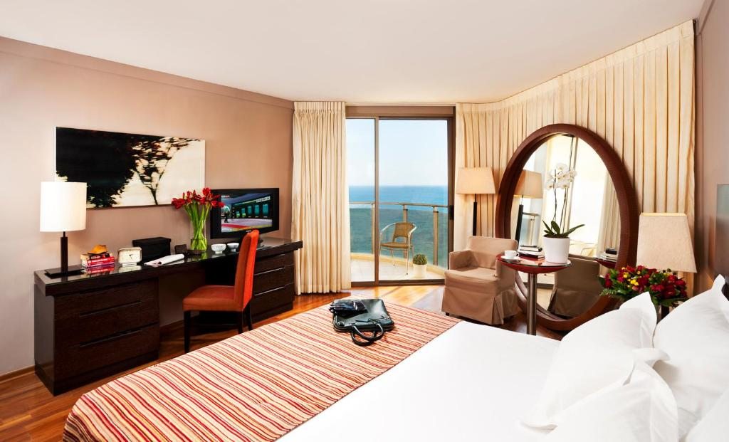 Двухместный (Клубный двухместный номер с 1 кроватью или 2 отдельными кроватями) отеля Daniel Herzliya Hotel, Герцлия