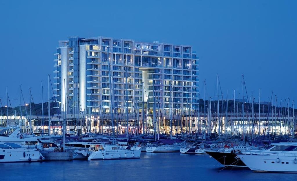 The Ritz-Carlton, Herzliya, Герцлия