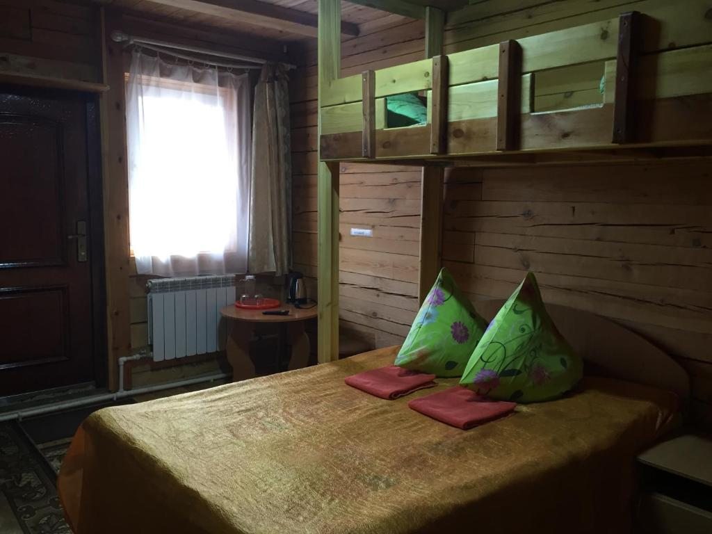 Трехместный (Бюджетный трехместный номер) гостевого дома Байкальские просторы, Листвянка