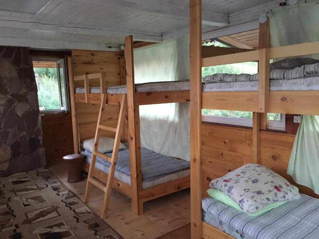 Номер (Кровать в общем 4-местном номере для мужчин и женщин) гостевого дома Байкальские просторы, Листвянка