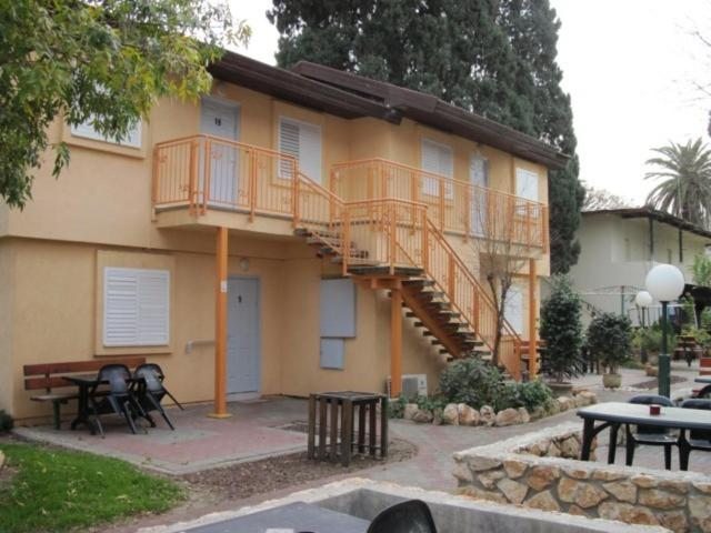 Семейный (Классический семейный номер (для 4 человек) - 2 этаж) отеля Degania Bet Kibbutz Country Lodging, Тверия
