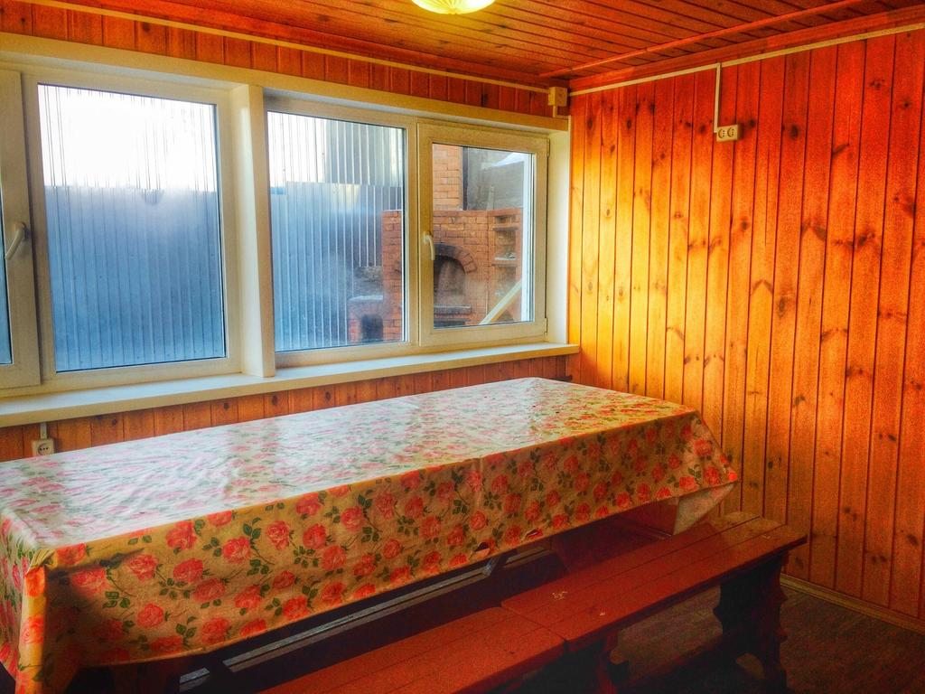 Двухместный (Двухместный номер с 1 кроватью или 2 отдельными кроватями и общей ванной комнатой) отеля Бодрый Медведь, Листвянка