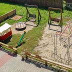 Детская площадка на улице, Отель Крестовая Падь