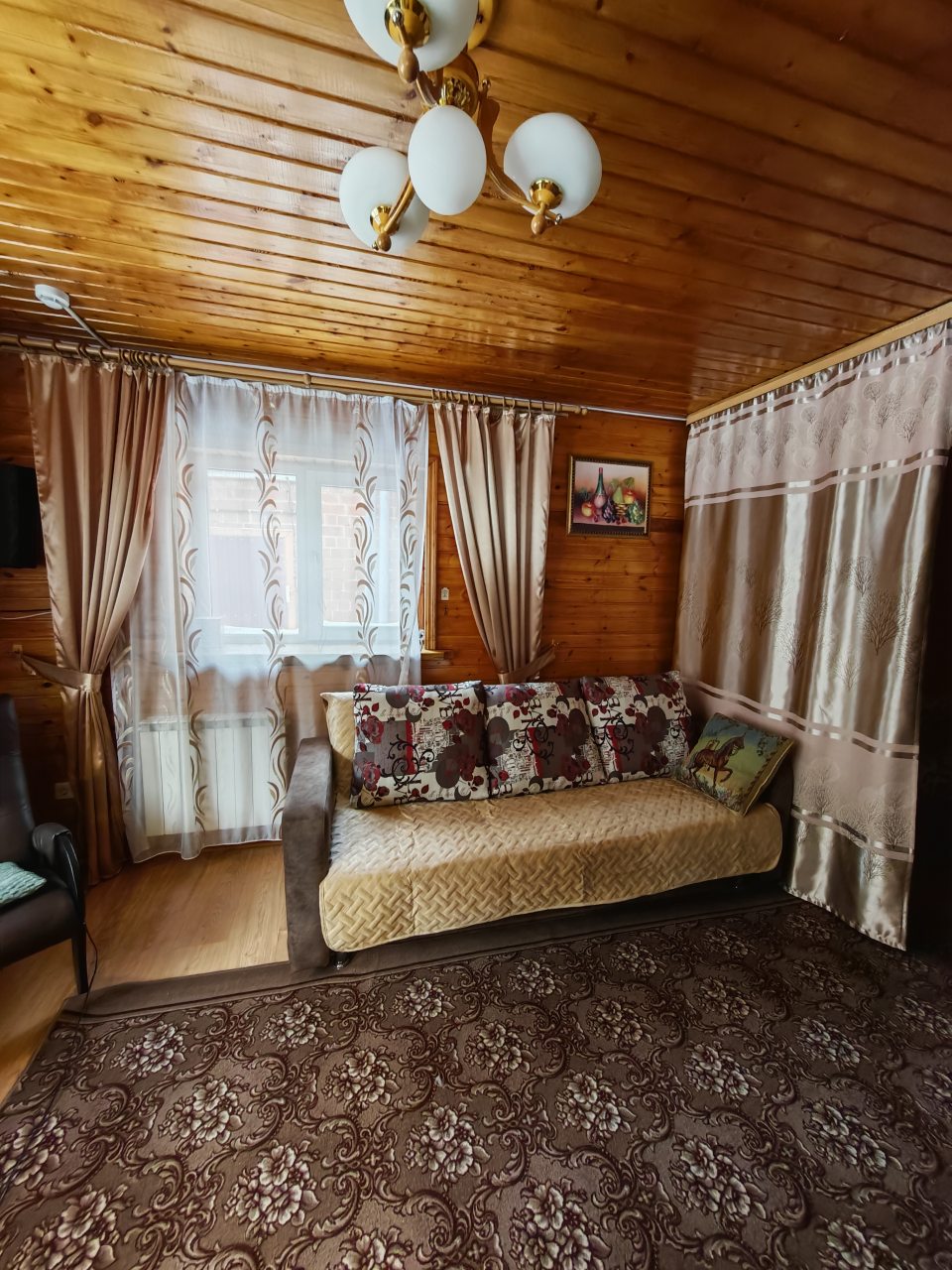 Дом (Комфорт (ул. Гудина, д. 13г)), Гостевой дом Лоцман