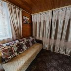 Дом (Комфорт (ул. Гудина, д. 13г)), Гостевой дом Лоцман