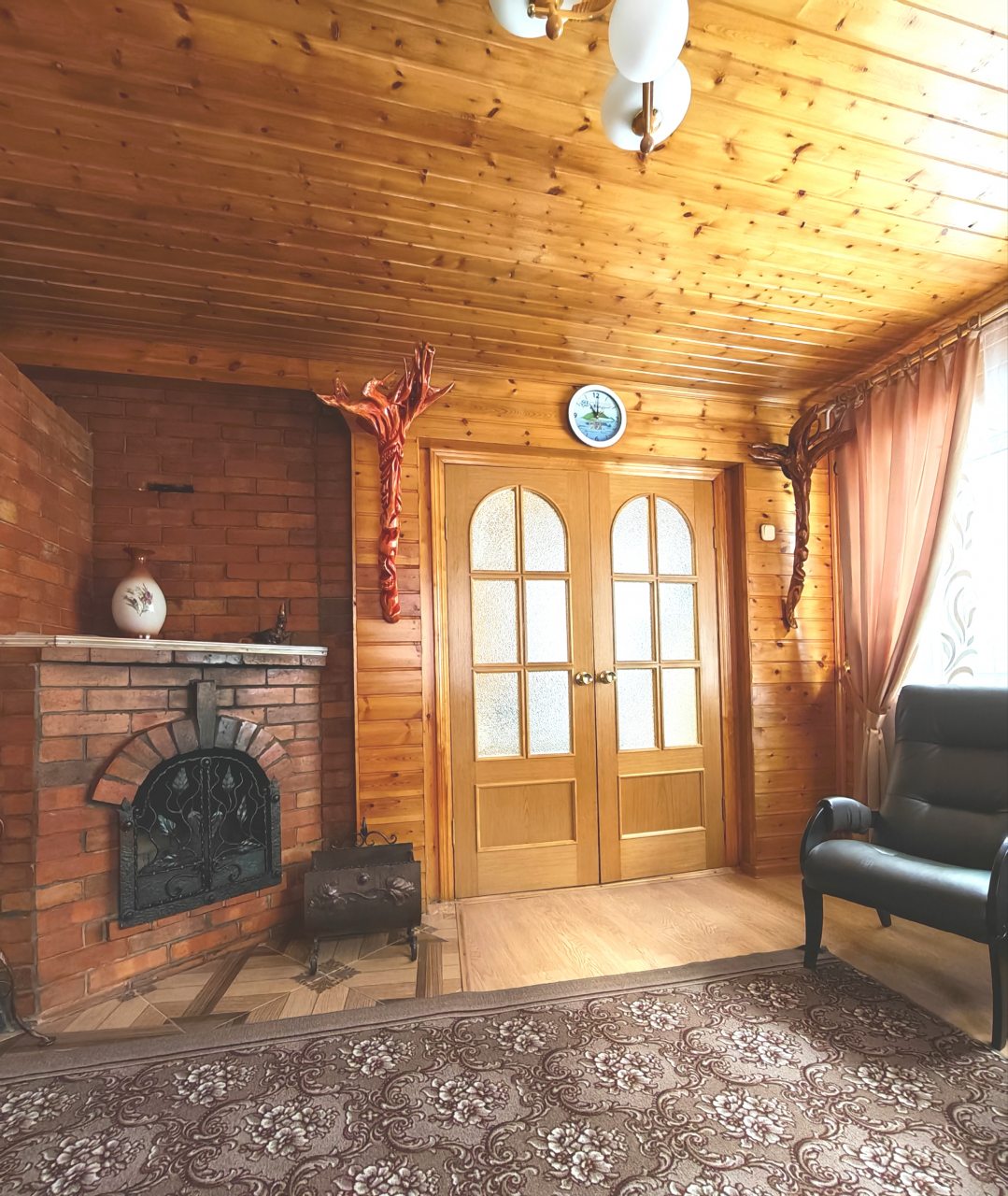 Дом (Комфорт (ул. Гудина, д. 13г)), Гостевой дом Лоцман