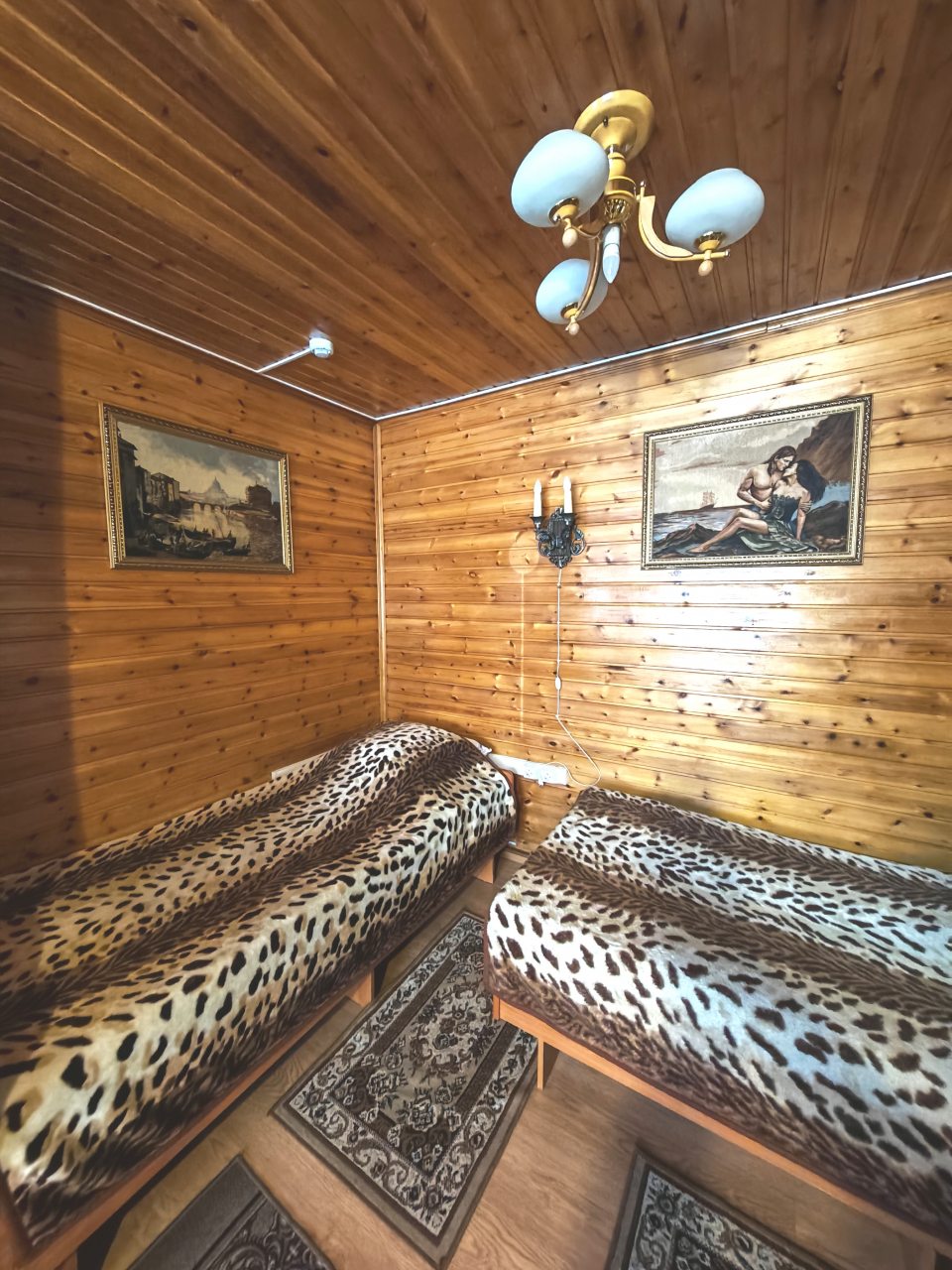 Дом (Комфорт (ул. Гудина, д. 13г)), Гостевой дом Лоцман