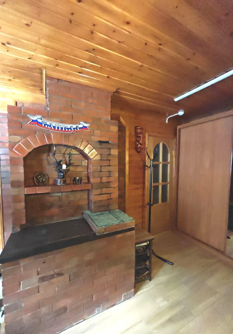 Дом (Комфорт (ул. Гудина, д. 13г)), Гостевой дом Лоцман