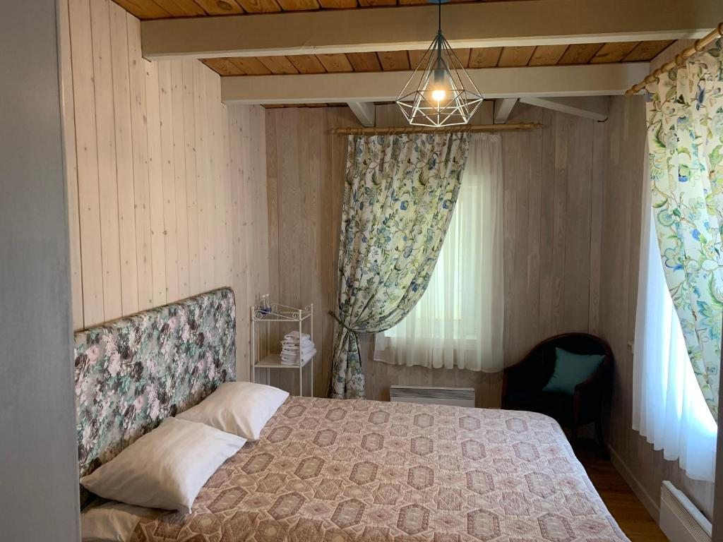 Двухместный (Стандартный двухместный номер с 1 кроватью и собственной ванной комнатой) гостевого дома Демидова, Листвянка