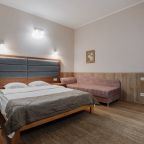 Трёхместный и более (Коттедж с дополнительным местом), Гостиница Голубая Волна